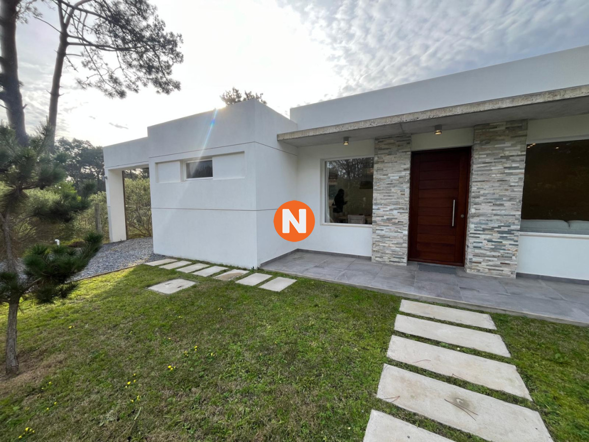 Casa Ref.225562 - Casa en La Barra: Comodidad y Estilo