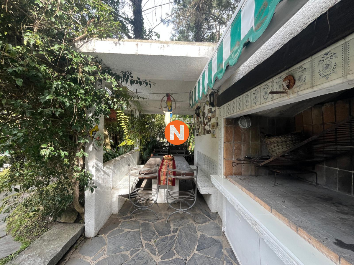 Casa Ref.223861 - Venta de casa de 4 dormitorios en Cantegril