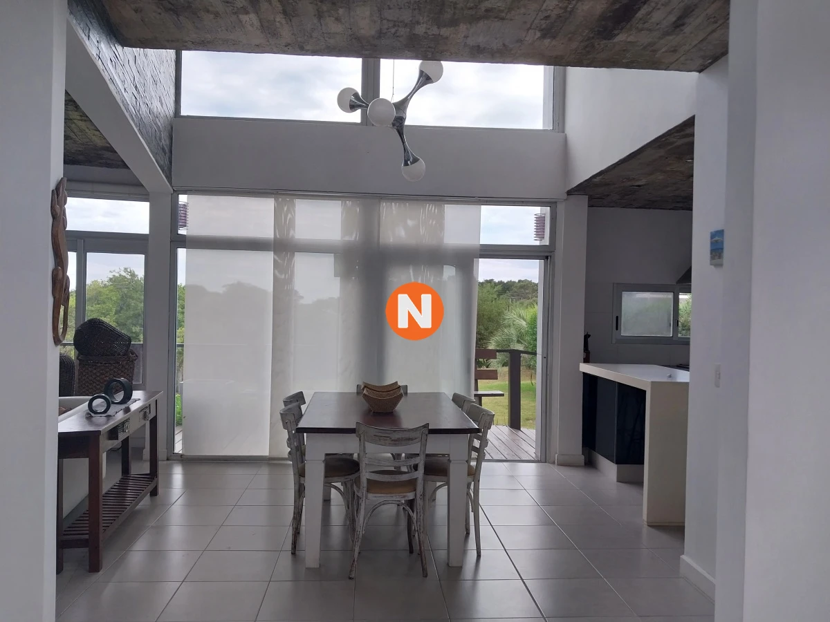 Casa Ref.214376 - Gran oportunidad en Pueblo San Vicente. EN VENTA
