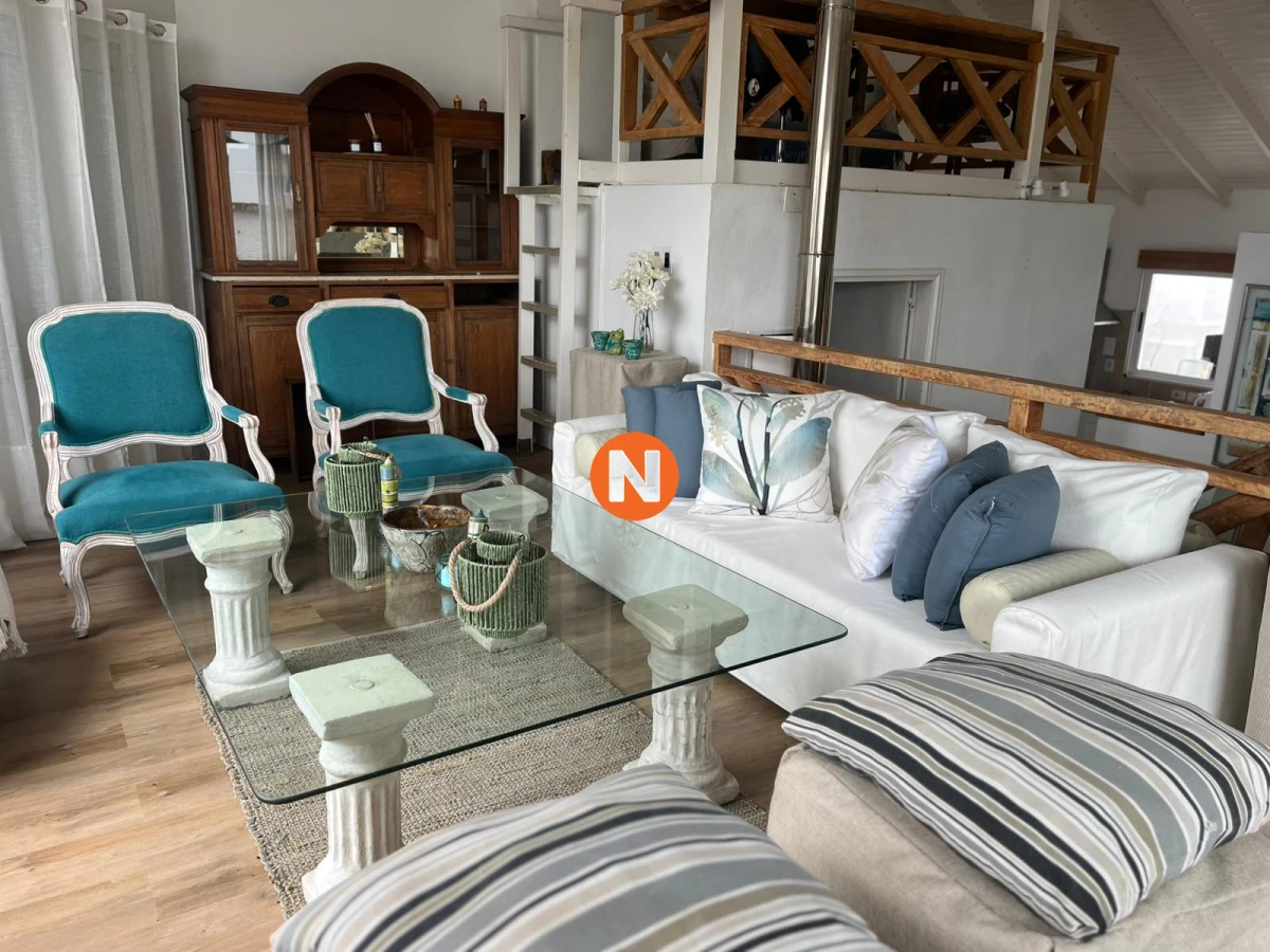 Casa Ref.220629 - VENTA DE CASA DE 3 DORMITORIOS CON VISTA AL MAR EN PINARES PUNTA DEL ESTE 