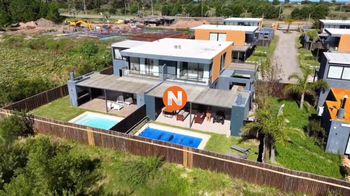 Casa Ref.225537 - Venta de Casa 3 Dorm. 3 Baños en Punta Ballena, Maldonado