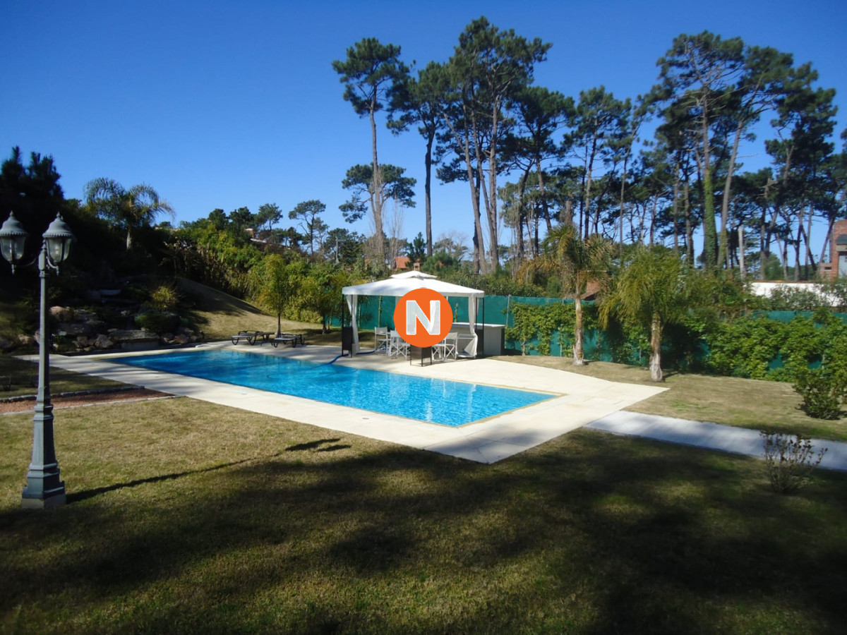 Casa Ref.209176 - Casa en Venta, Mansa, Punta del Este, 5 Dormitorios.
