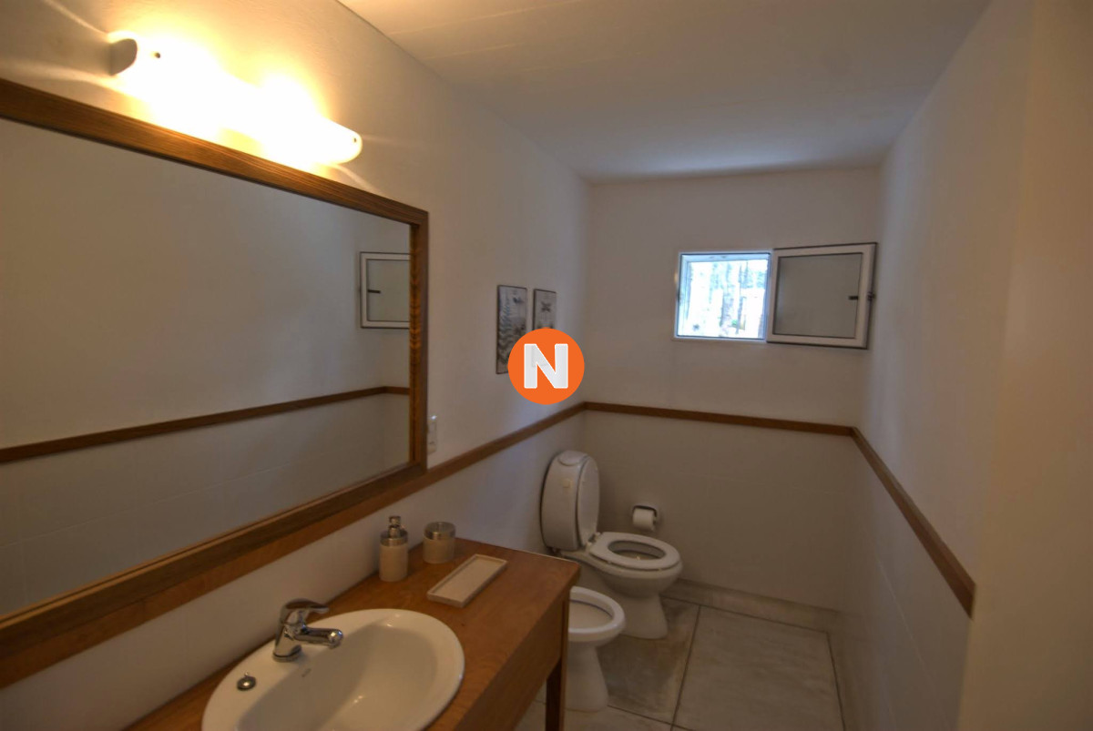 Casa Ref.209236 - Casa en Venta y Alquiler, Laguna Blanca, La Barra, 4 Dormitorios.