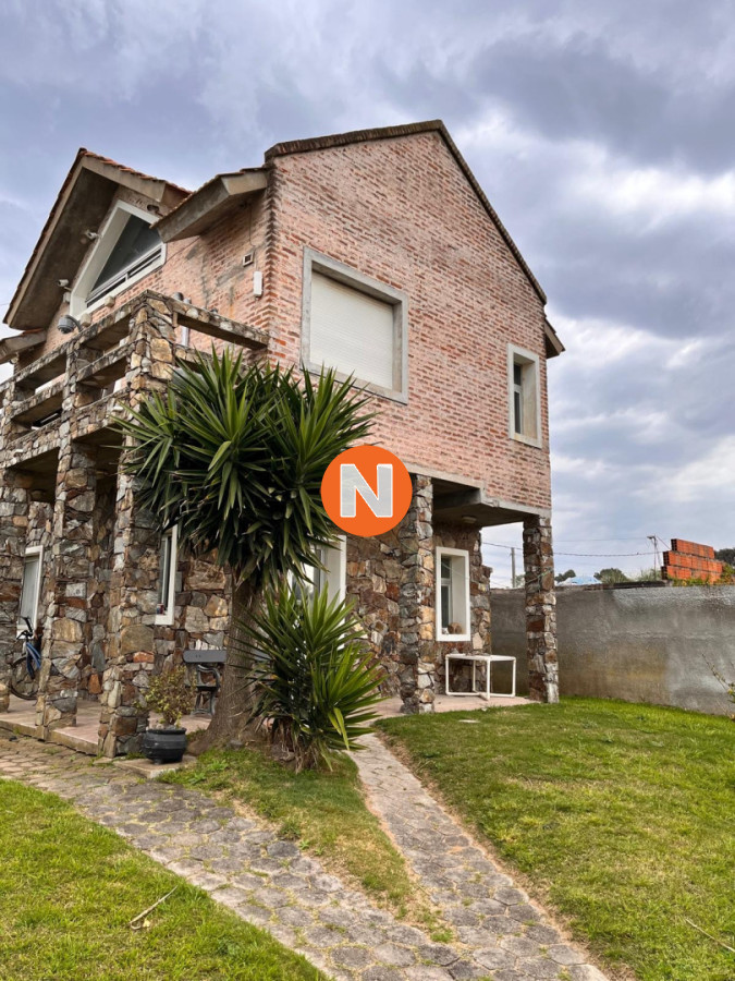 Casa Ref.217819 - Hermosa casa en Balneario Buenos Aires a pasos del mar!