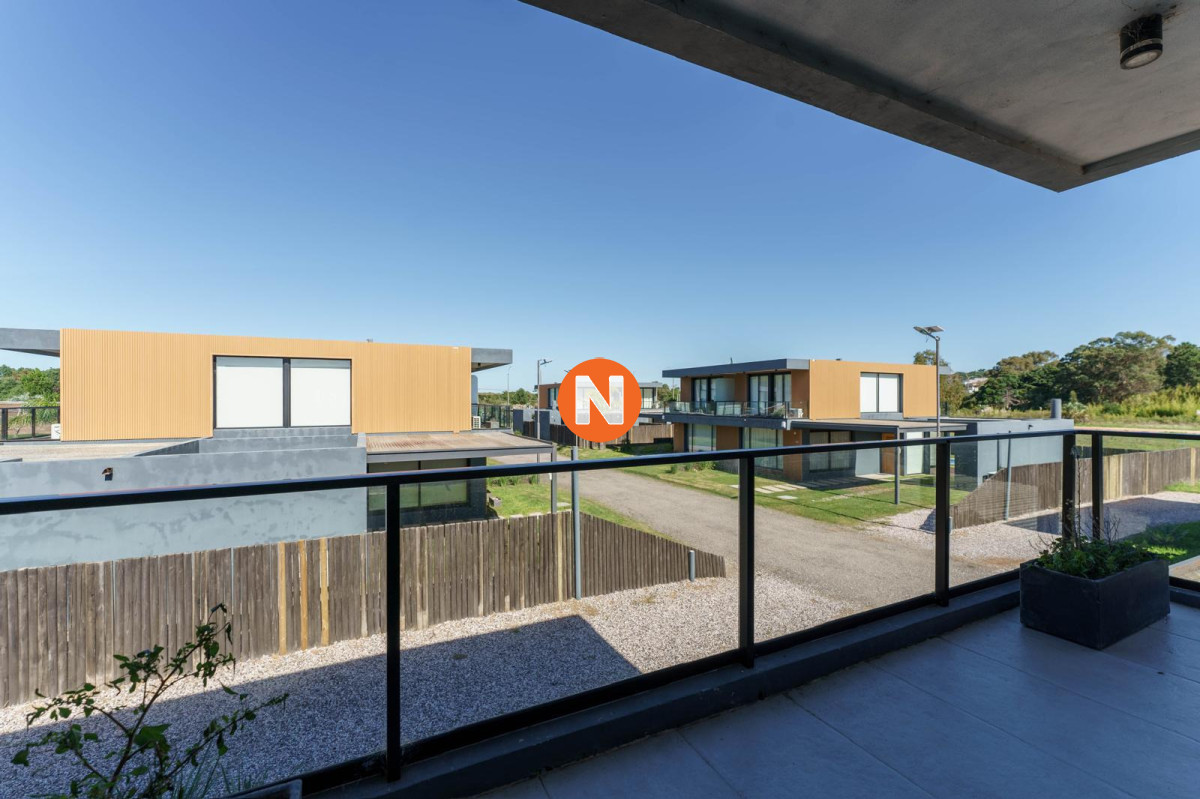 Casa Ref.225537 - Venta de Casa 3 Dorm. 3 Baños en Punta Ballena, Maldonado