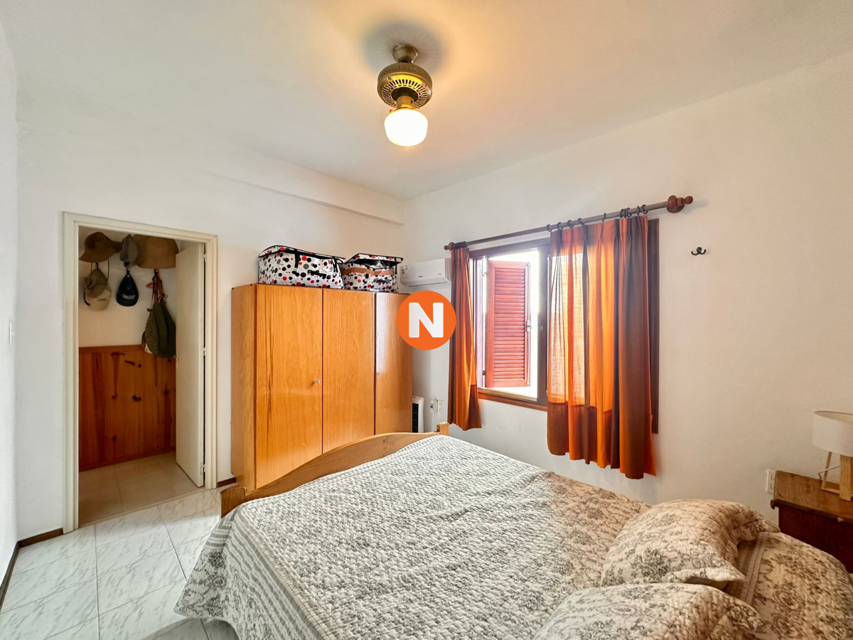 Casa Ref.223265 - En Venta, casa en zona de playa Mansa.. a pasos del mar!!!