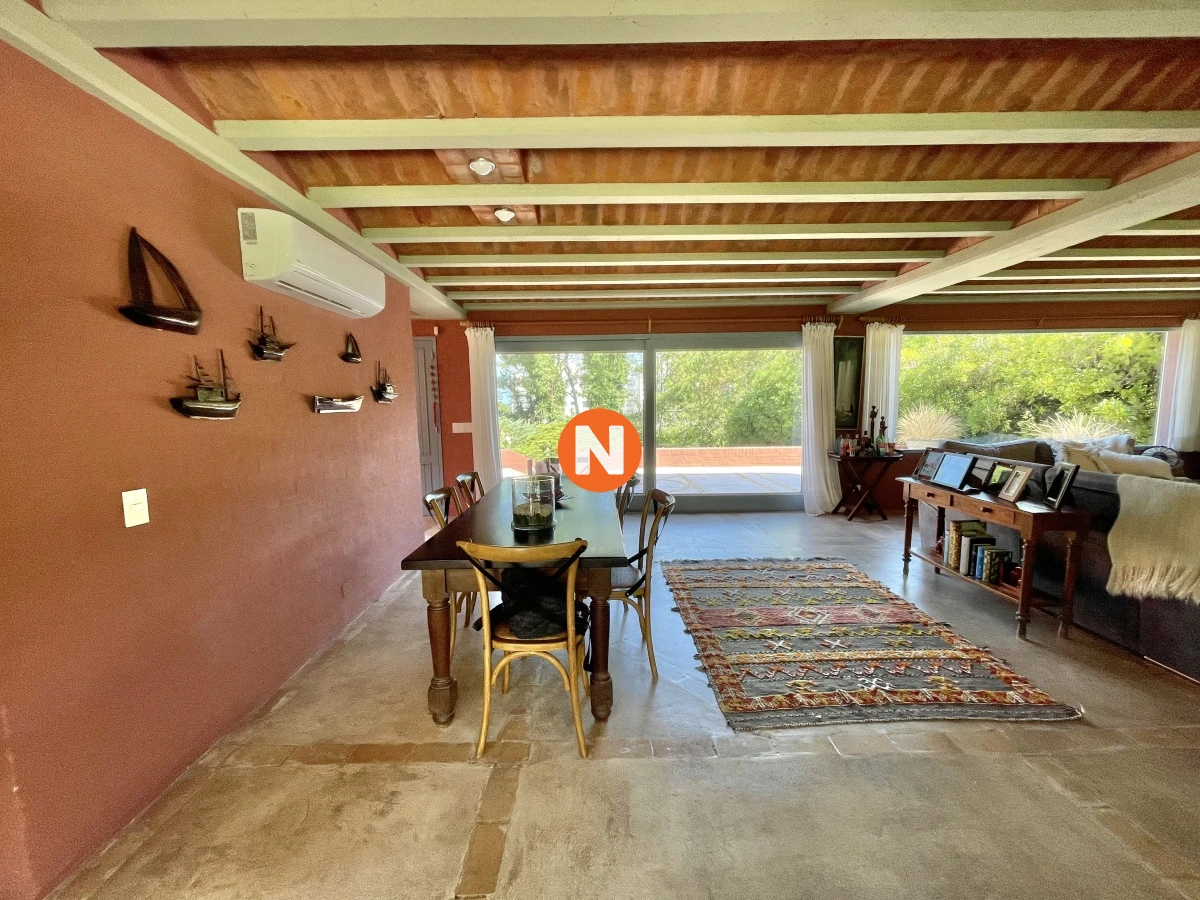 Casa Ref.220551 - VENTA DE CASA DE 3 DORMITORIOS Y SERVICIO EN RINCON DEL INDIO PUNTA DEL ESTE