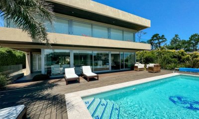 Casa en venta con 4 dormitorios frente a Laguna del Diario, Punta del Este, Maldonado