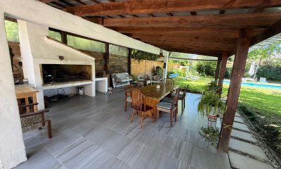 Casa a una cuadra del mar en Venta