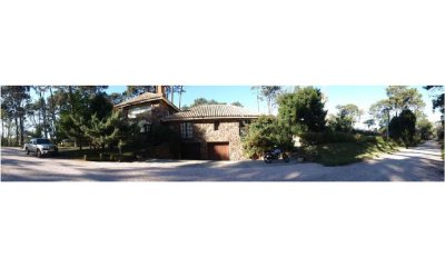 Casa en Venta, Jardines de Cordoba, Punta del Este, 4 Dormitorios.