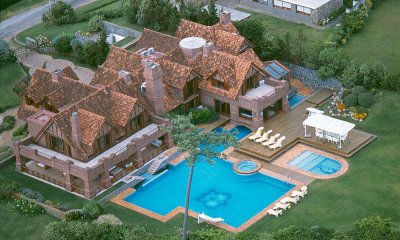 Mansion en venta en  Punta del Este, frente al mar , 7 Dormitorios.