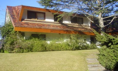 Casa en Venta y Alquiler, Lugano, Punta del Este, 4 Dormitorios.