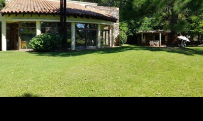 VENTA DE CASA DE 4 DORMITORIOS EN SOLANAS PUNTA BALLENA