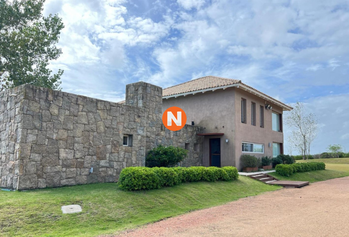 Venta de excepcional chacra en zona de La Barra, cerca del campo de golf.  - NLV223640H