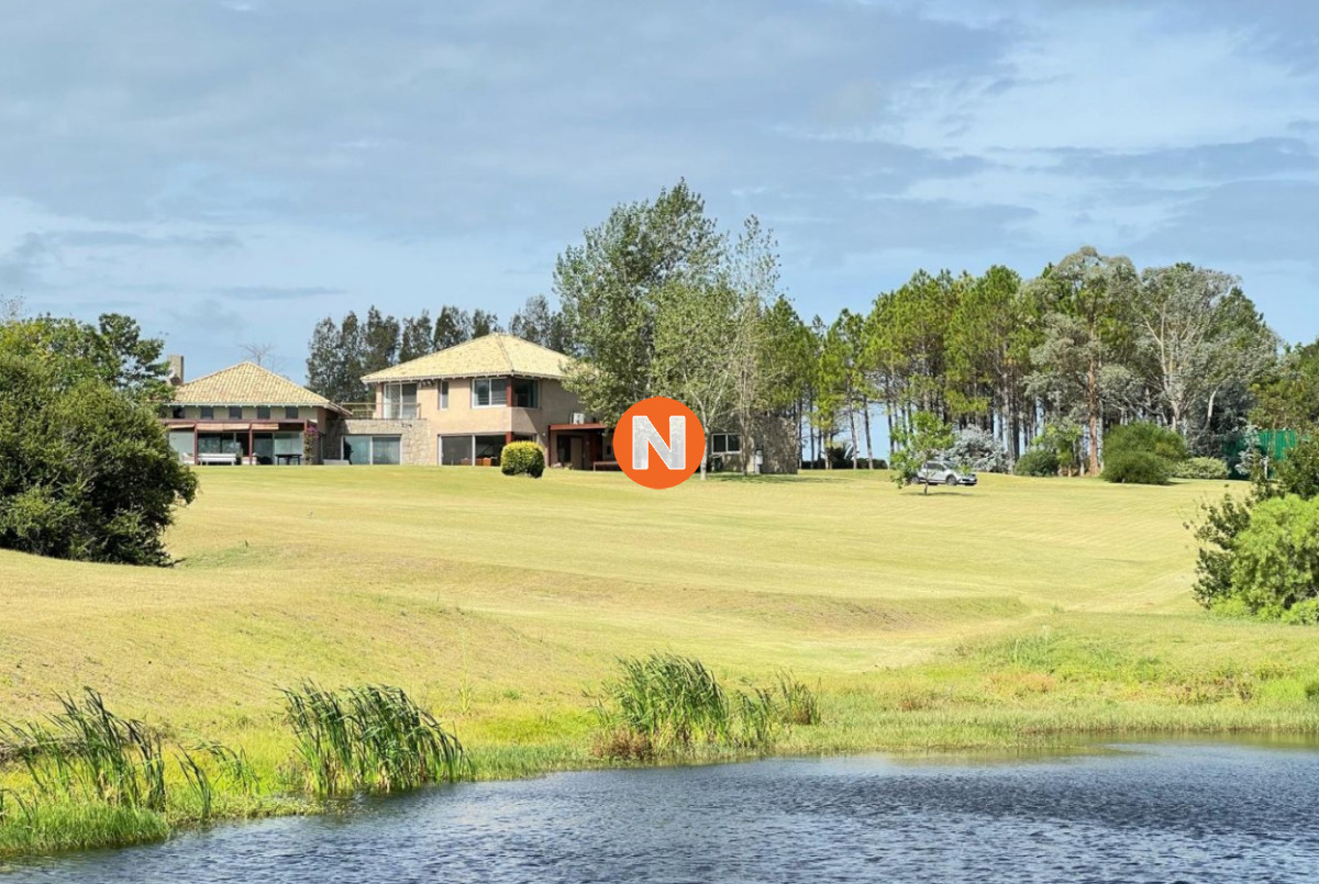 Chacra Ref.223640 - Venta de excepcional chacra en zona de La Barra, cerca del campo de golf. 