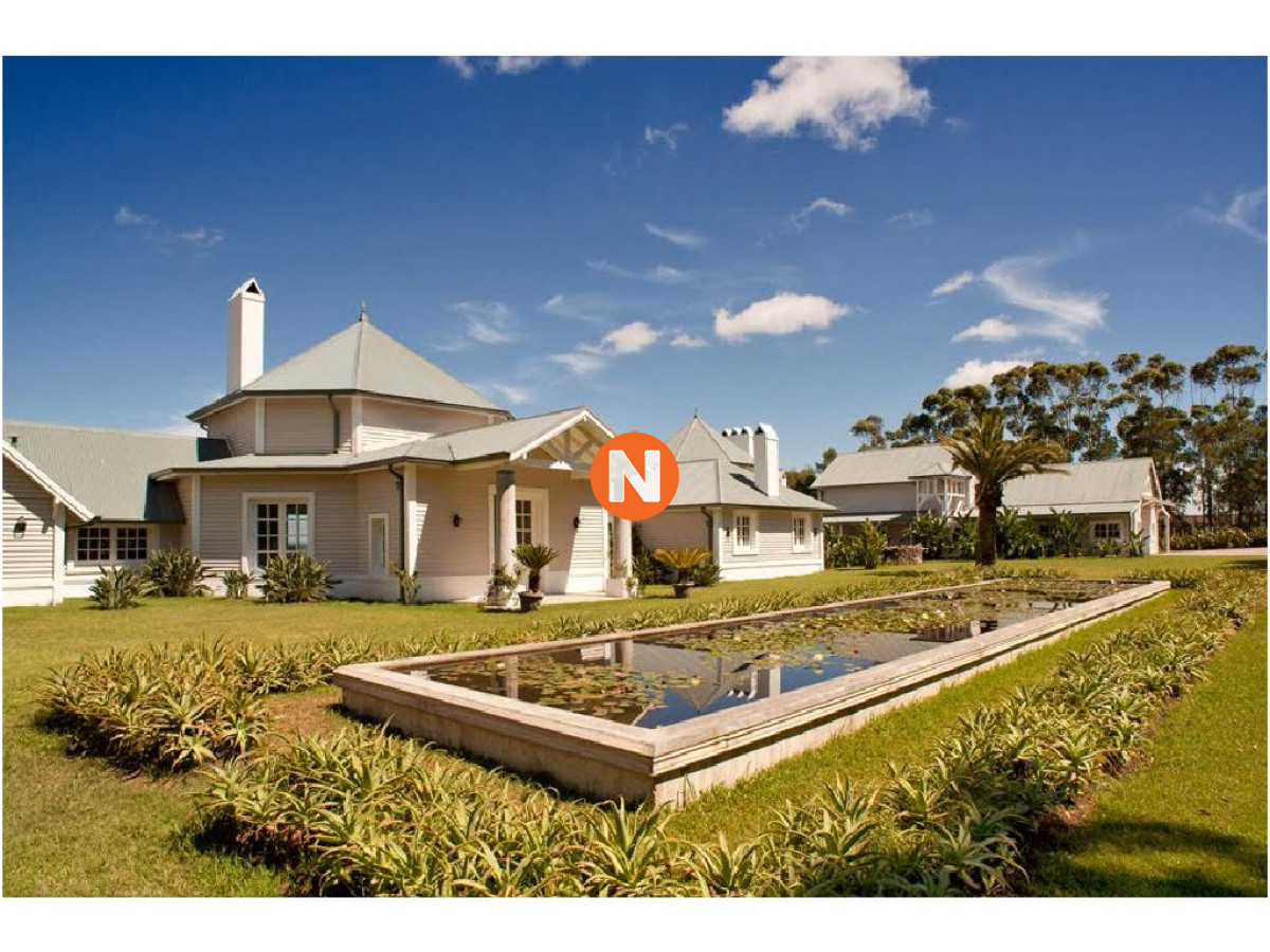 Chacra Ref.212751 - Espectacular chacra de 5 has con impresionante casa.