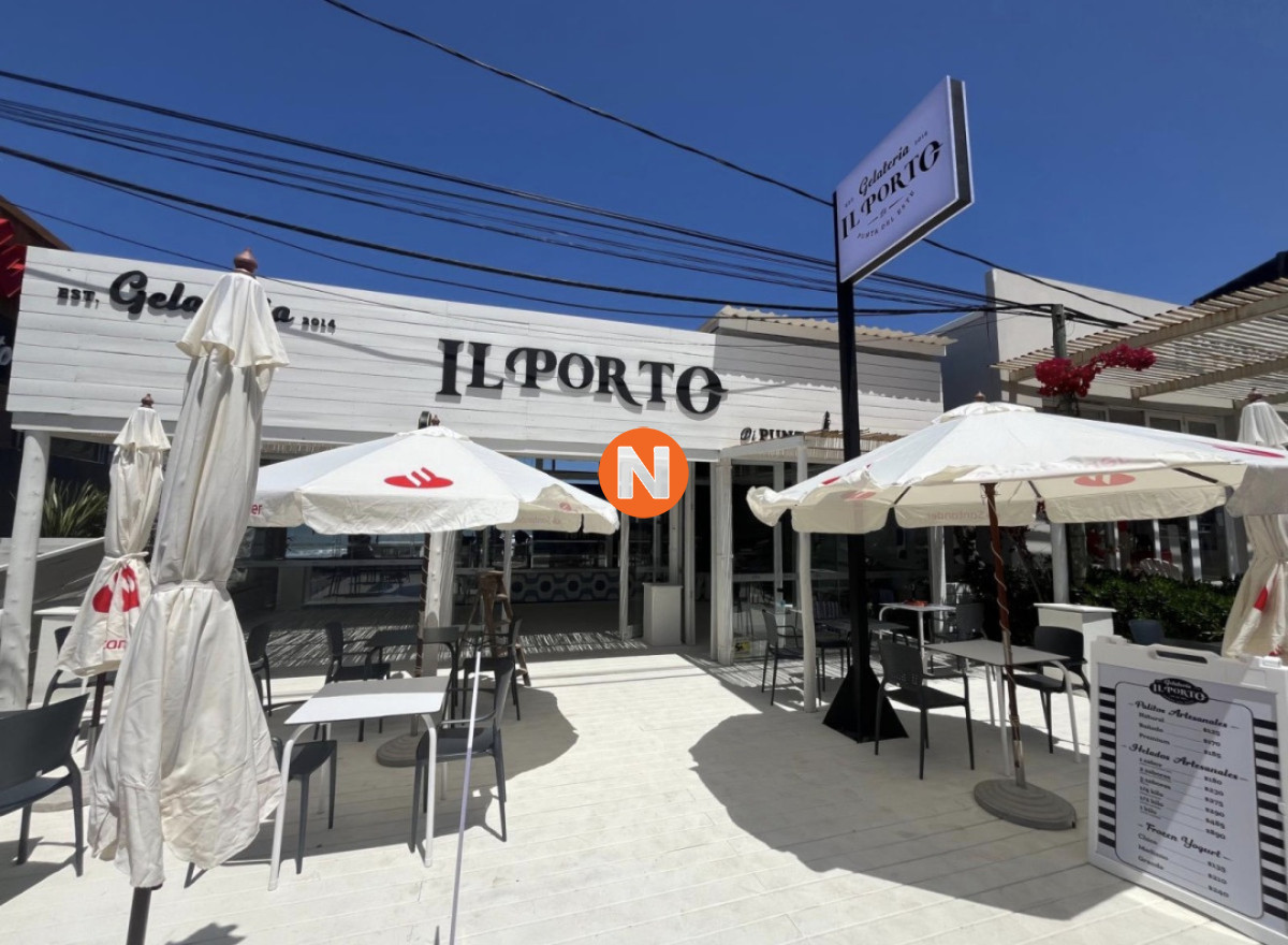 Oportunidad Única en La Barra: Local Comercial a Pasos del Mar - NLV225459L