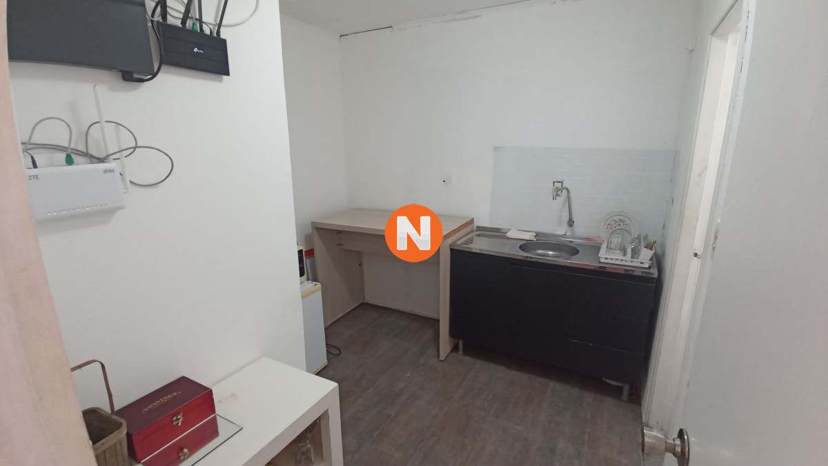 Local Ref.223251 - Local comercial ubicado en excelente punto en el centro de Península de Punta del Este