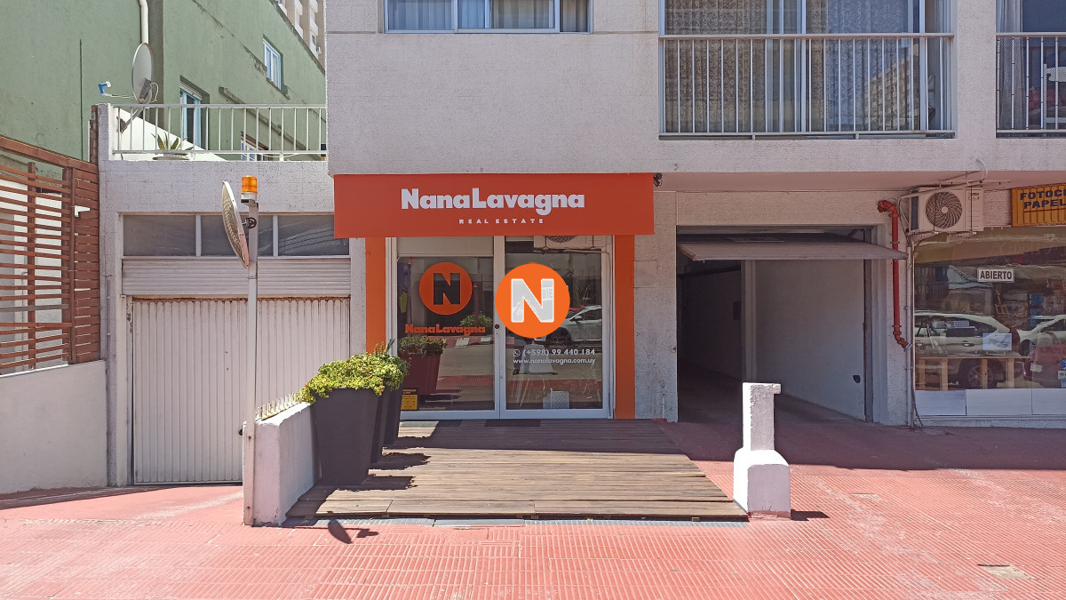 Local Ref.223251 - Local comercial ubicado en excelente punto en el centro de Península de Punta del Este