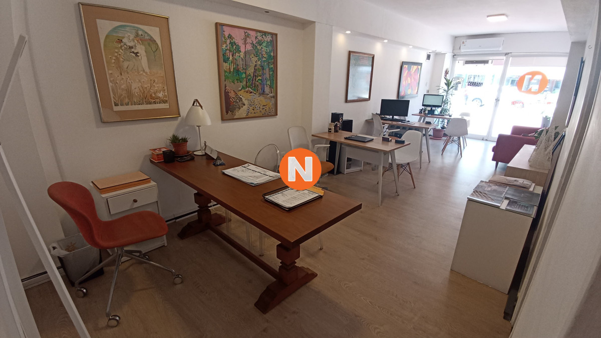 Local Ref.223251 - Local comercial ubicado en excelente punto en el centro de Península de Punta del Este