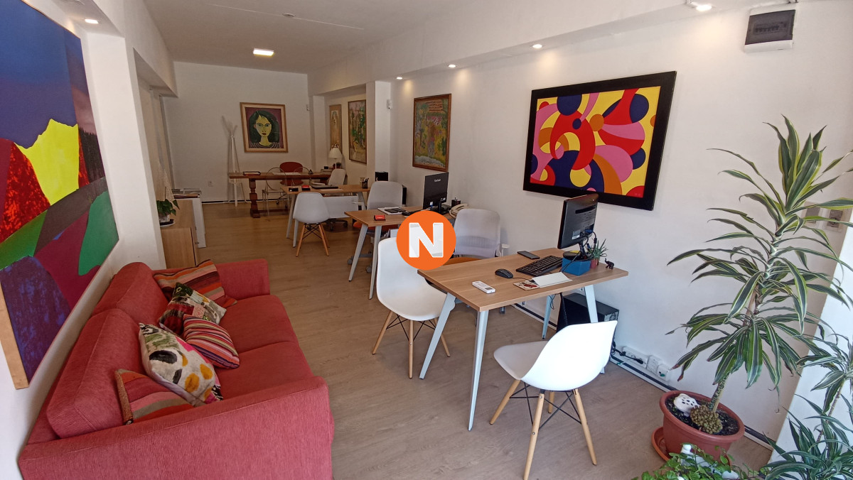 Local Ref.223251 - Local comercial ubicado en excelente punto en el centro de Península de Punta del Este