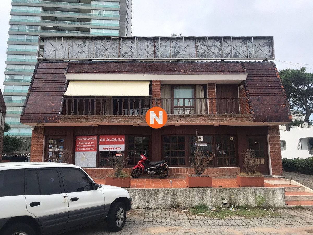 Local Ref.220615 - Local en venta zona súper comercial, Punta del Este