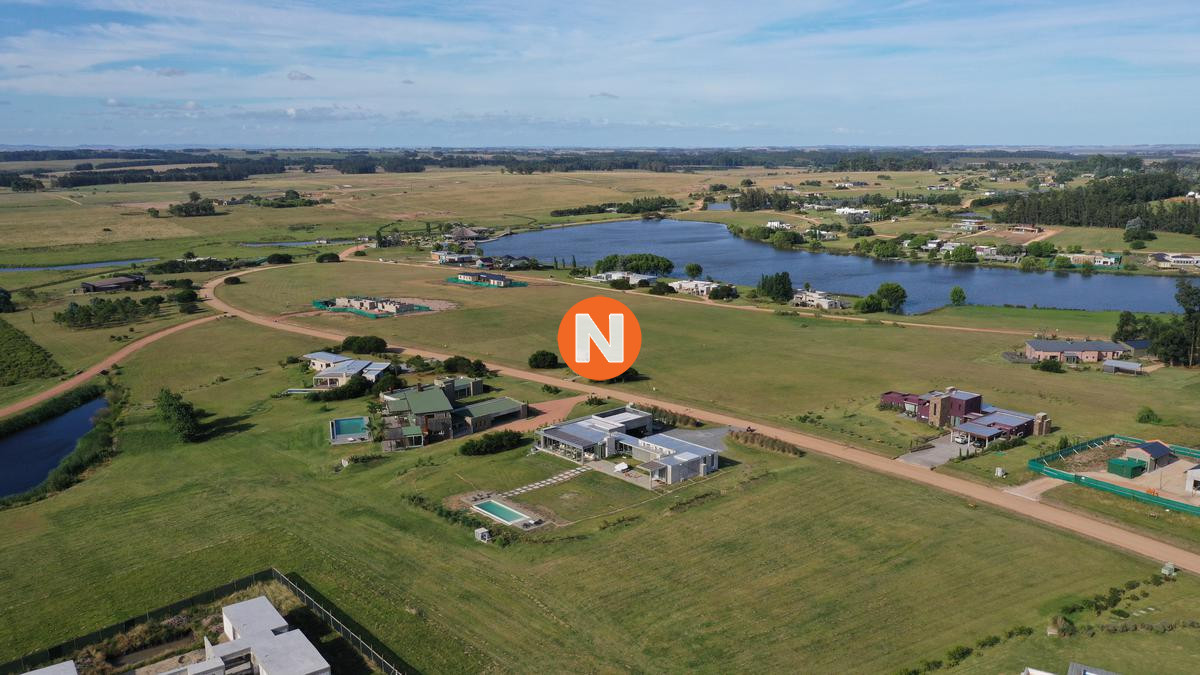 Terreno Ref.218609 - Venta de Exclusivo Lote de 4000 m2 en Pueblo Mio Manantiales 