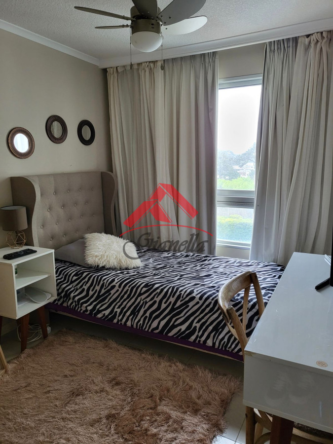 Apartamento ID.1919 - Amplio apartamento en Venta de 3 dormitorios y dependencia en Roosevelt