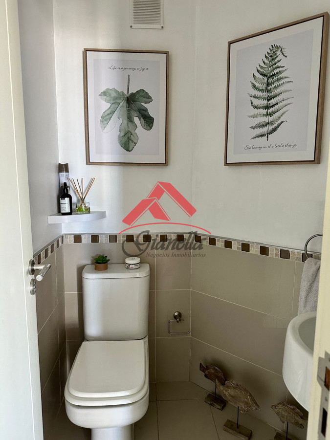 Apartamento ID.1919 - Amplio apartamento en Venta de 3 dormitorios y dependencia en Roosevelt