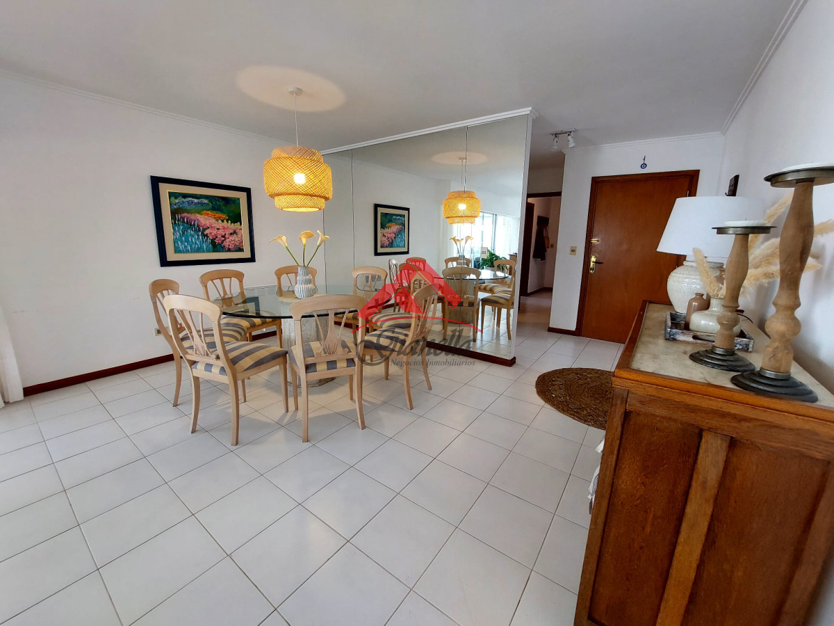 Apartamento ID.2062 - Apartamento de 3 suite y dependencia en VENTA Playa Brava