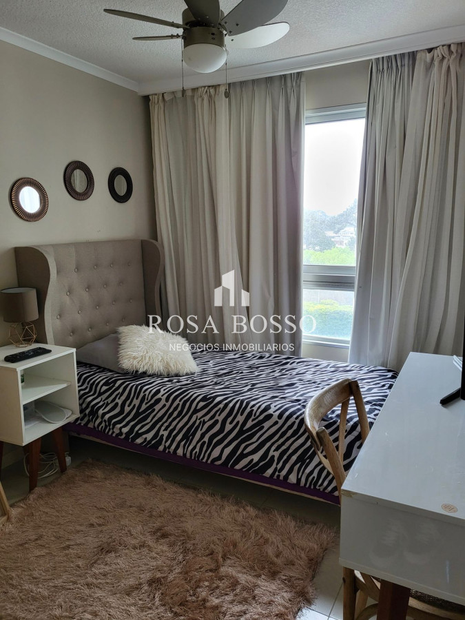 Apartamento ID.9014 - Amplio apartamento en Venta de 3 dormitorios y dependencia en Roosevelt