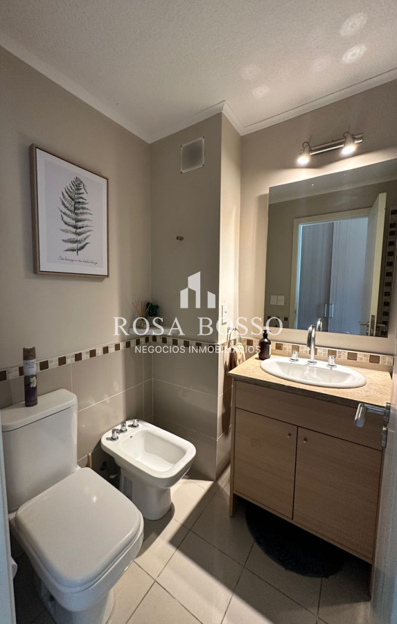 Apartamento ID.9014 - Amplio apartamento en Venta de 3 dormitorios y dependencia en Roosevelt
