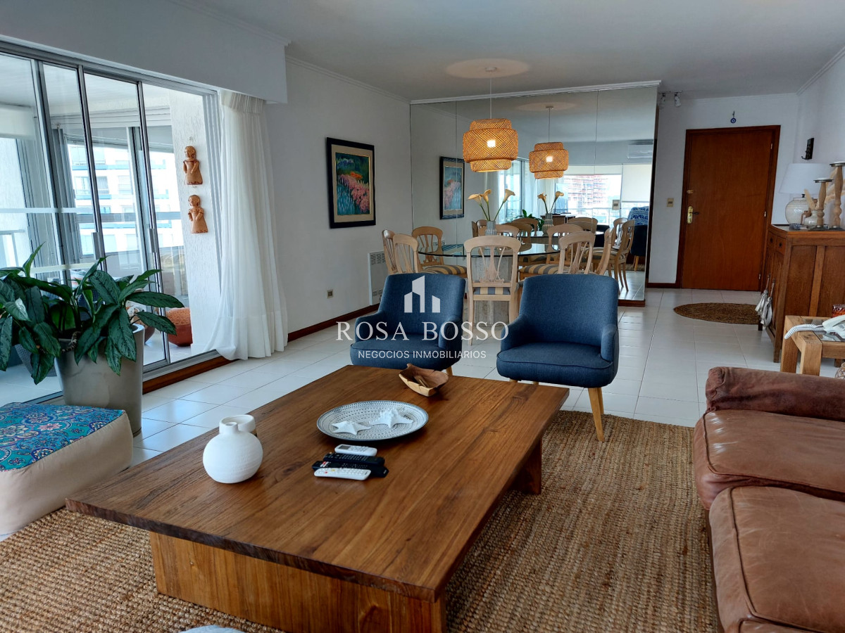 Apartamento ID.9533 - Apartamento de 3 suite y dependencia en VENTA Playa Brava
