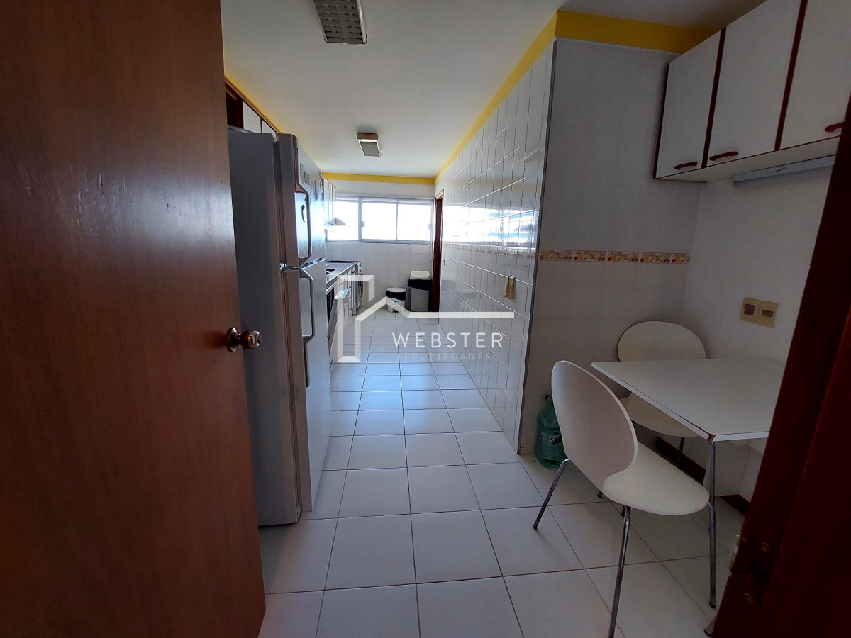 Apartamento ID.2243 - Apartamento de 3 suite y dependencia en VENTA Playa Brava