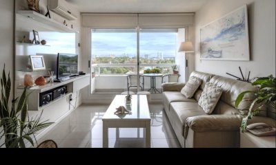 Apartamento en venta de dos dormitorios en Avda  Roosevelt