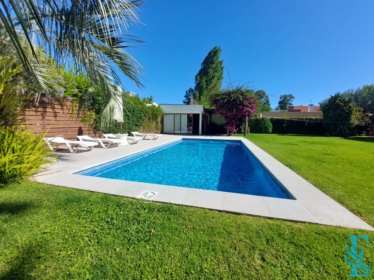 Casa ID.695 - Casa en Venta y Alquiler Temporario en Parada 25 de Mansa