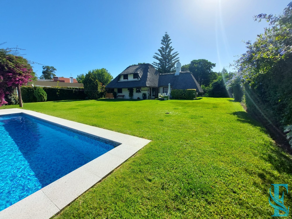 Casa ID.695 - Casa en Venta y Alquiler Temporario en Parada 25 de Mansa