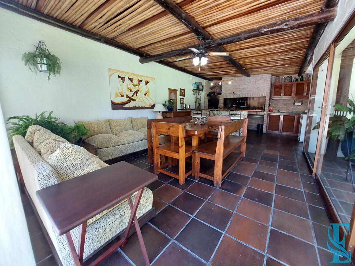 Casa ID.695 - Casa en Venta y Alquiler Temporario en Parada 25 de Mansa