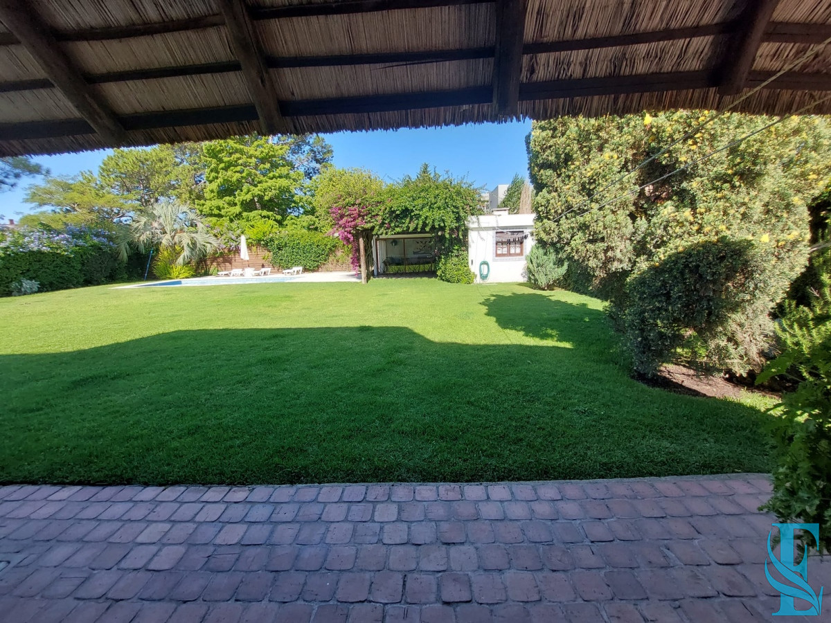 Casa ID.695 - Casa en Venta y Alquiler Temporario en Parada 25 de Mansa