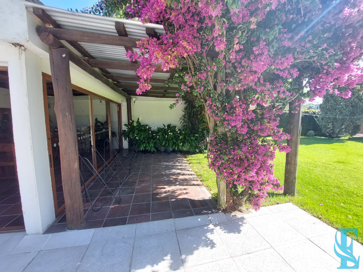 Casa ID.695 - Casa en Venta y Alquiler Temporario en Parada 25 de Mansa