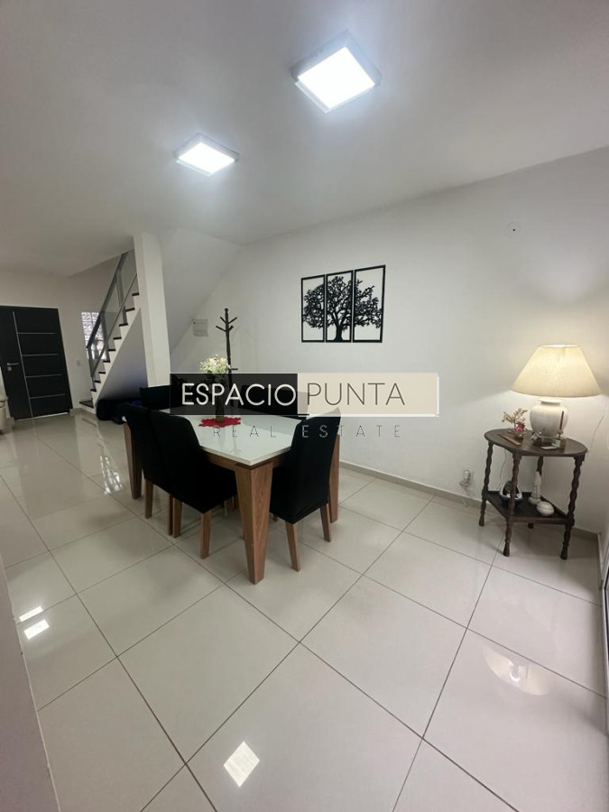 Casa ID.4755 - Casa en alquiler de Verano 3 dormitorios y dependencia en Pinares