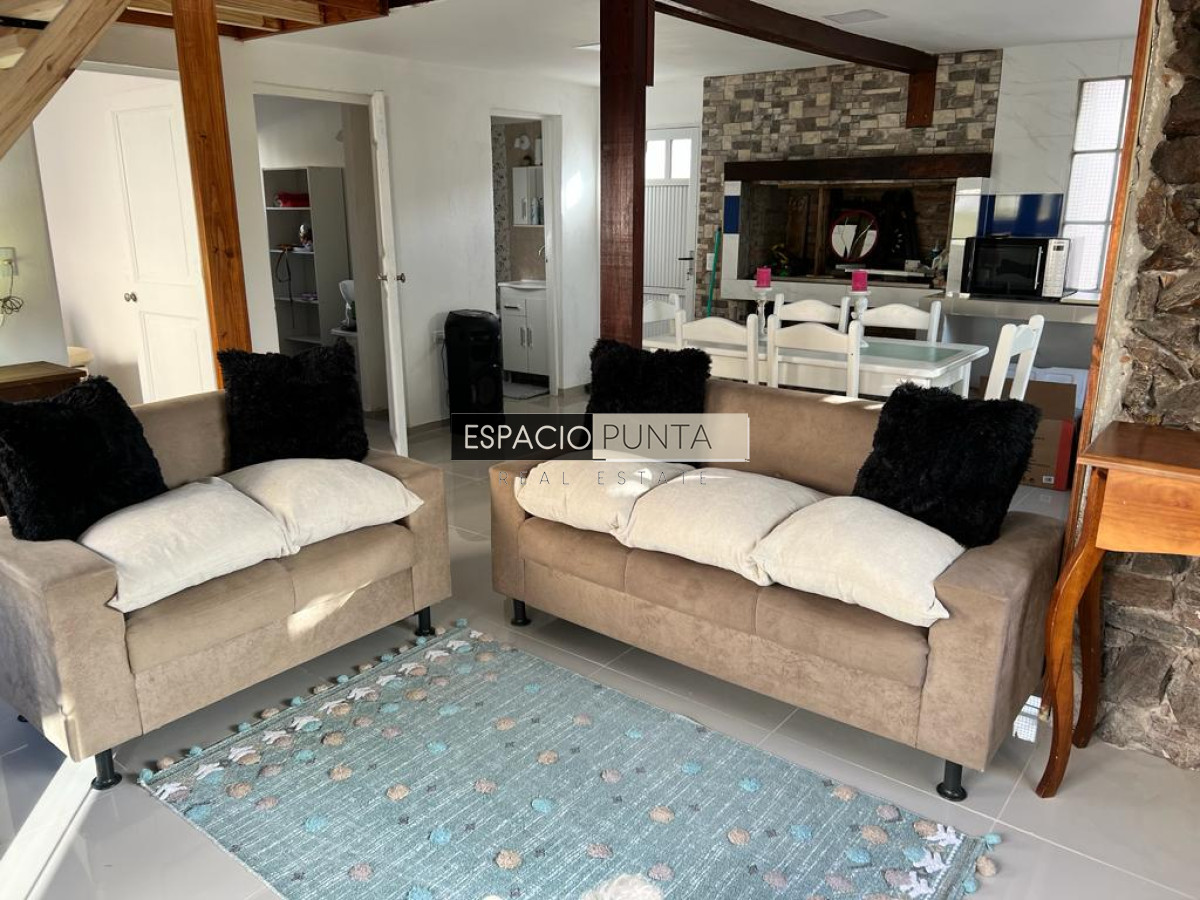 Casa ID.4755 - Casa en alquiler de Verano 3 dormitorios y dependencia en Pinares