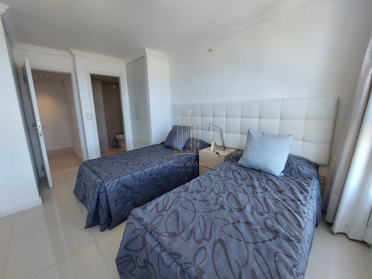 Apartamento ID.395 - Venta apartamento Premium 3 dormitorios en suite en Playa Mansa, Punta del Este