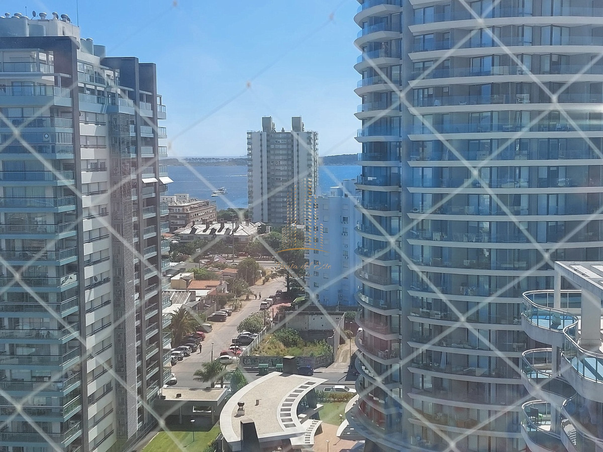 Apartamento ID.1037 - Apartamento en alquiler de Temporada 3 dormitorios