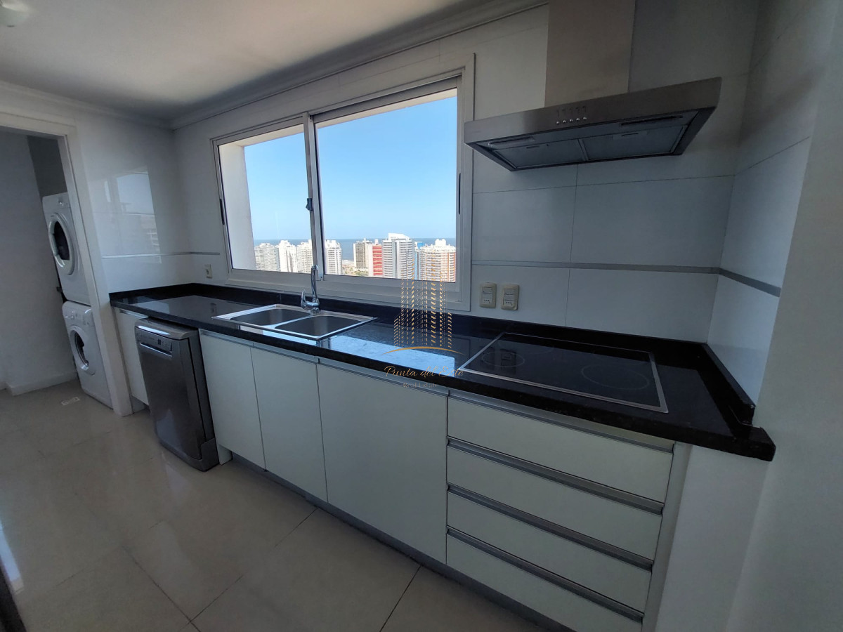 Apartamento ID.395 - Venta apartamento Premium 3 dormitorios en suite en Playa Mansa, Punta del Este