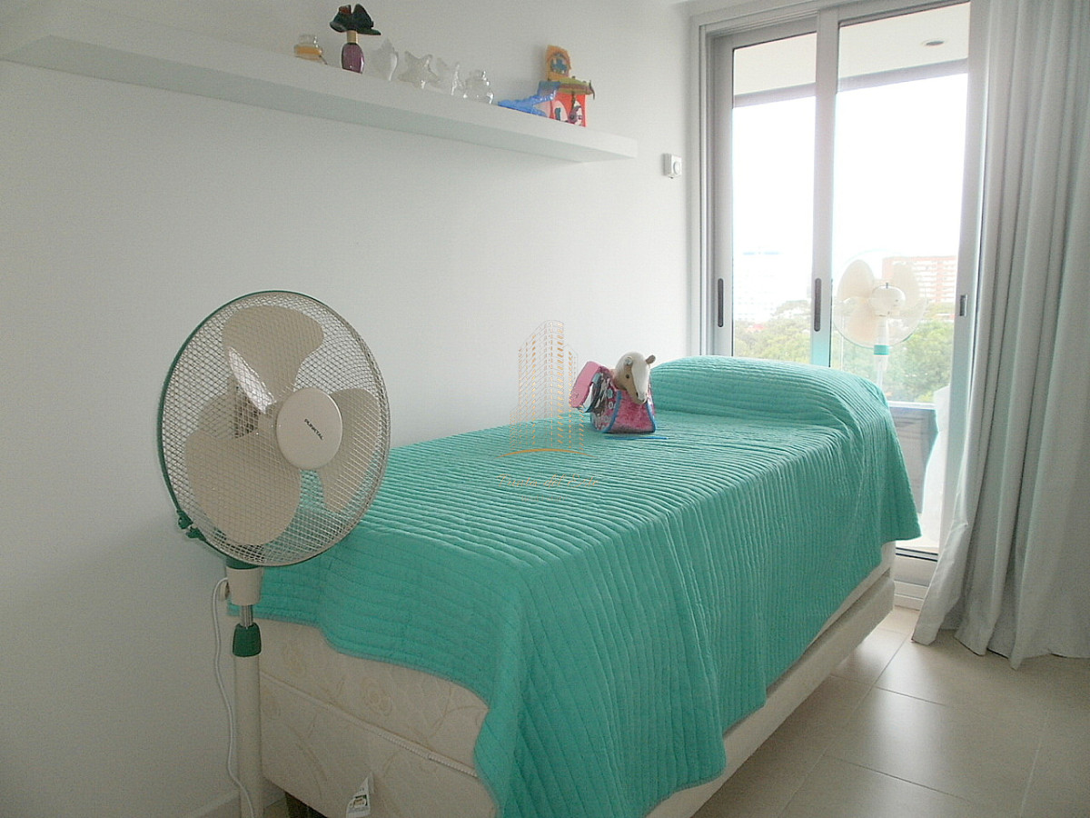 Apartamento ID.392 - Alquiler temporario de apartamento de 3 dormitorios en zona Enjoy, Punta del Este