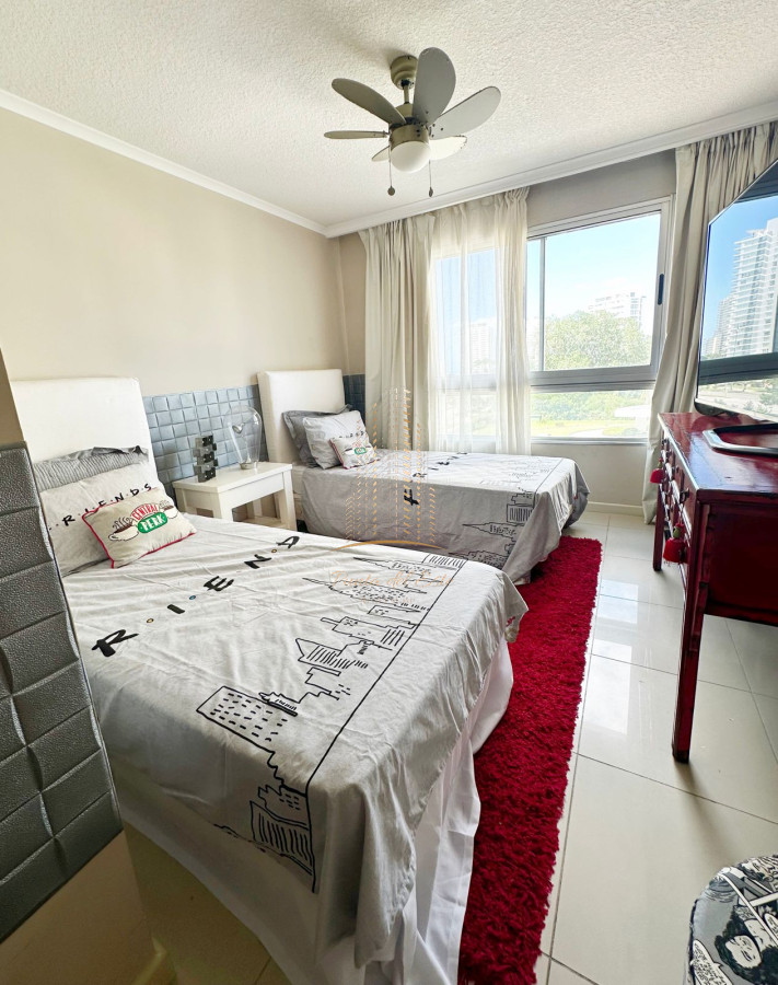 Apartamento ID.391 - Amplio apartamento en Venta de 3 dormitorios y dependencia en Roosevelt, Punta del Este