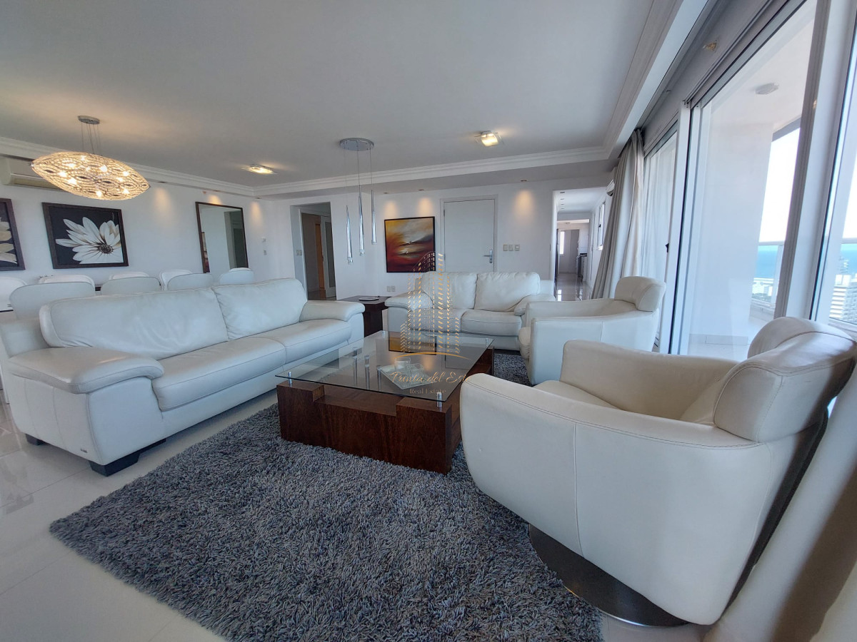 Apartamento ID.395 - Venta apartamento Premium 3 dormitorios en suite en Playa Mansa, Punta del Este