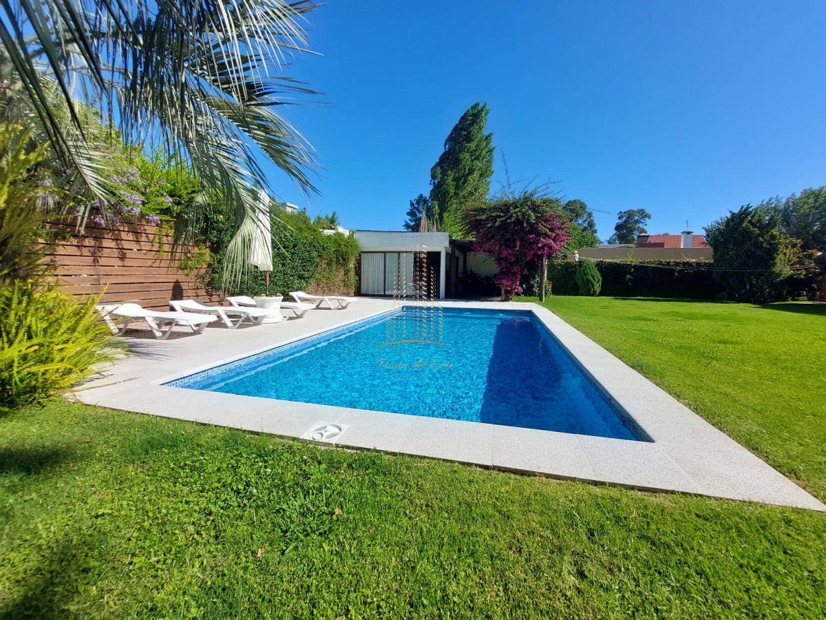 Casa ID.396 - Casa en Venta y Alquiler Temporario en Parada 25 de Mansa, Punta del Este