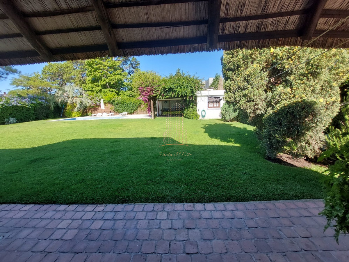 Casa ID.396 - Casa en Venta y Alquiler Temporario en Parada 25 de Mansa, Punta del Este